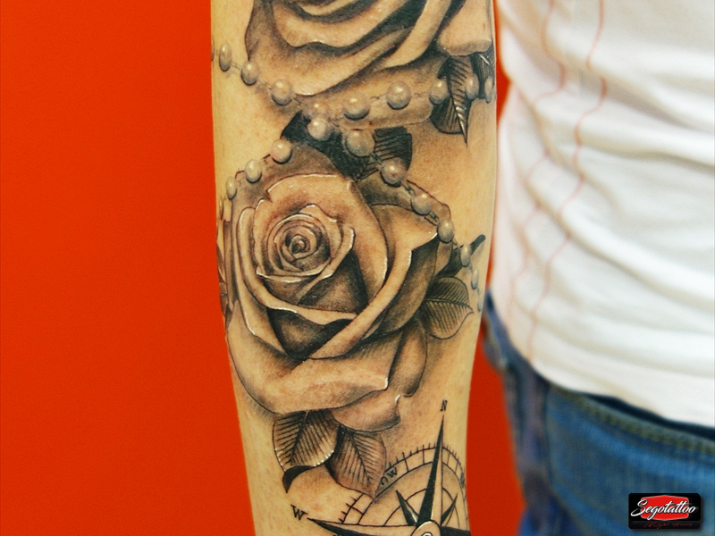 06. Rosas con rosario y rosa de los vientos.