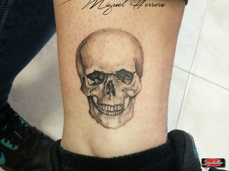 calavera tobillo