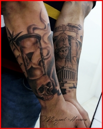 Templo griego reloj de arena calavera.jpg